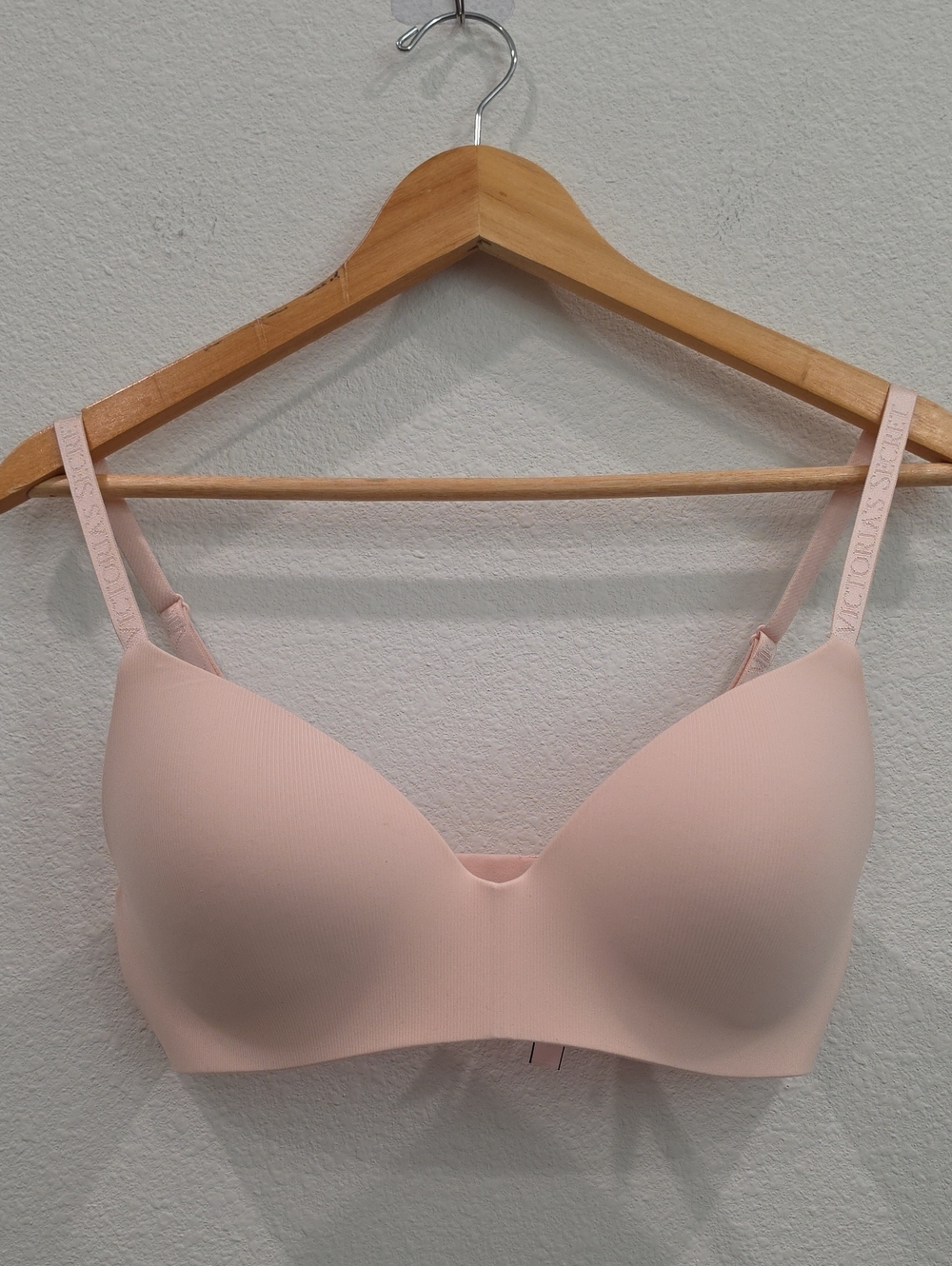 Victoria's Secret Light Pink T-Shirt Bra, Lightly Lined, Wireless, 34D